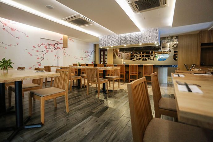 DINING â Sand & Sandals