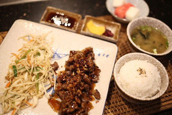 DINING â Sand & Sandals